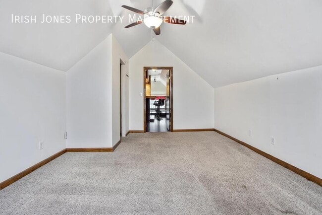 Building Photo - 38 Rugby Rd