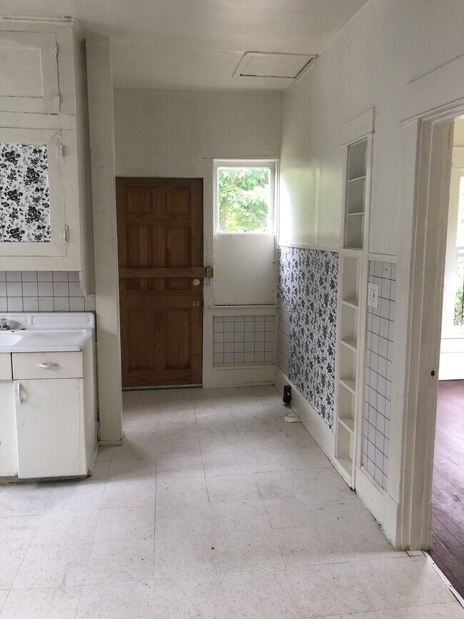 Building Photo - 3109 Darien St