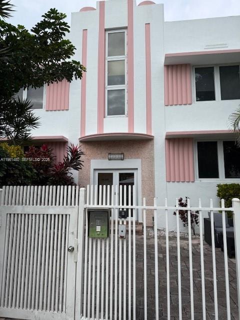 Building Photo - 750 Jefferson Ave