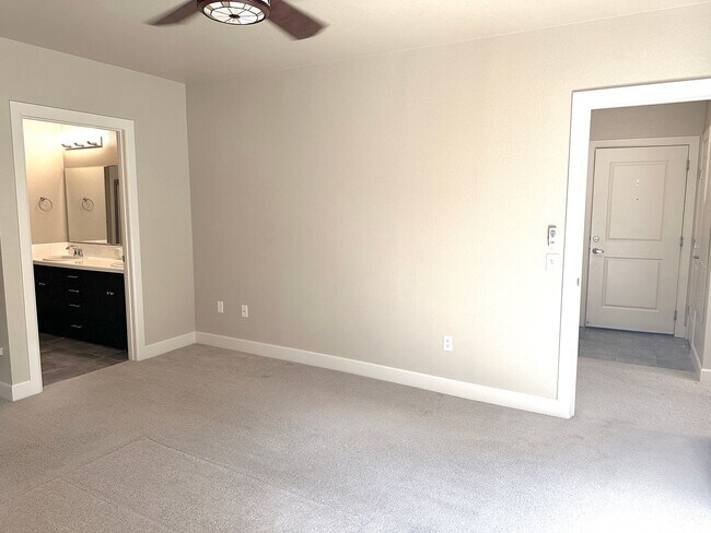 Building Photo - Downtown Boise Condo Living