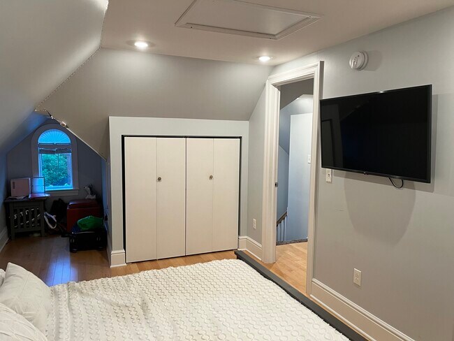 Building Photo - 116 Bayard Plz