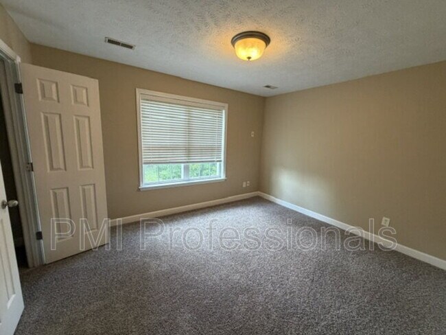 Building Photo - 548 Faxon Ct