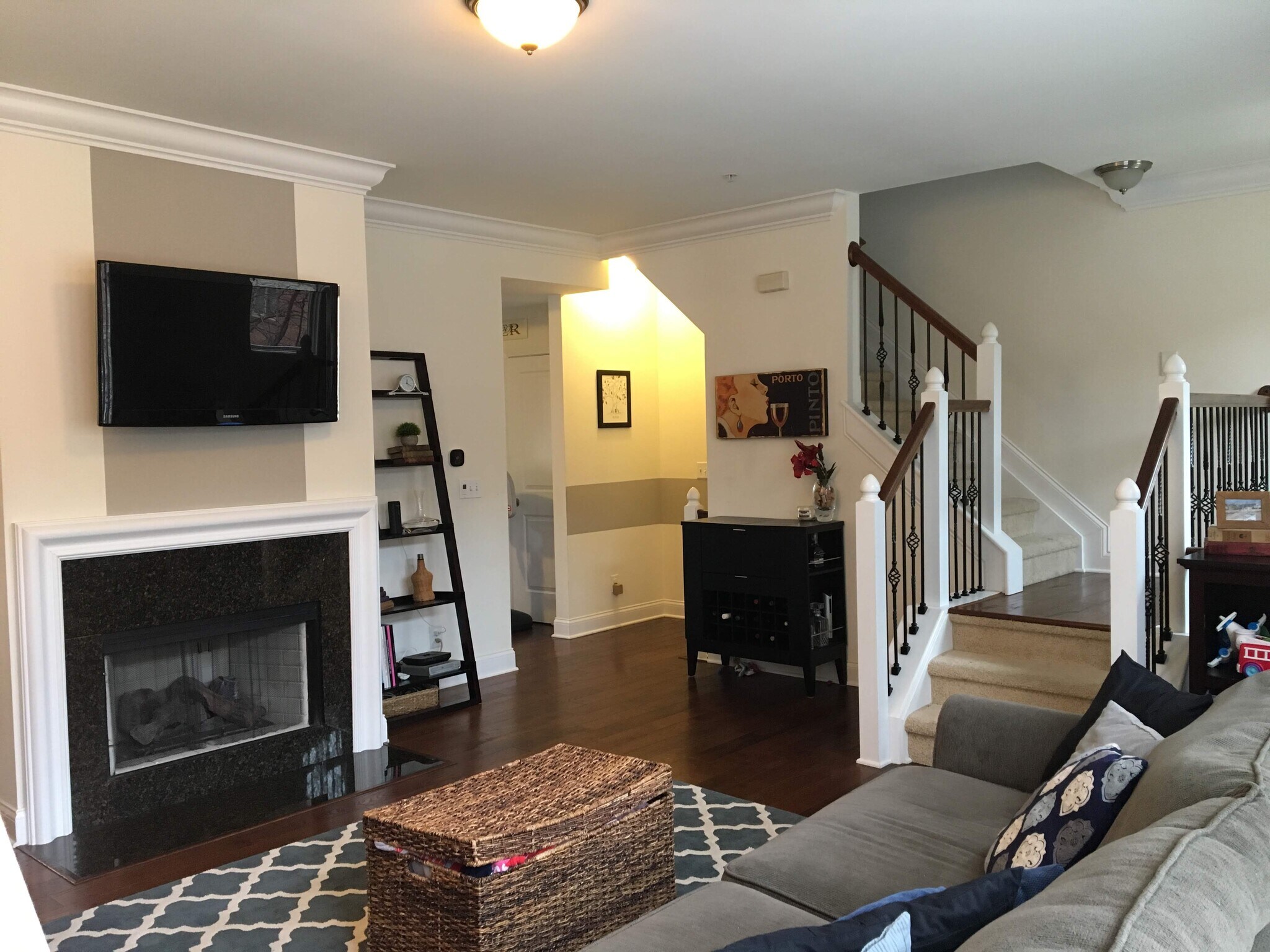 Living Room - 524 Allard Pl