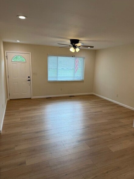 Building Photo - 3623 St Alban Dr