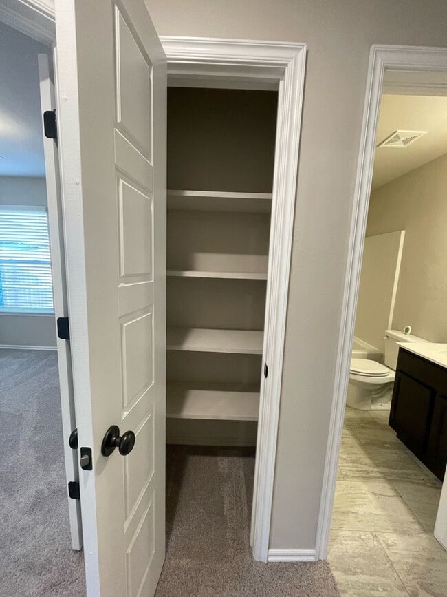 Building Photo - 3 bed Yukon