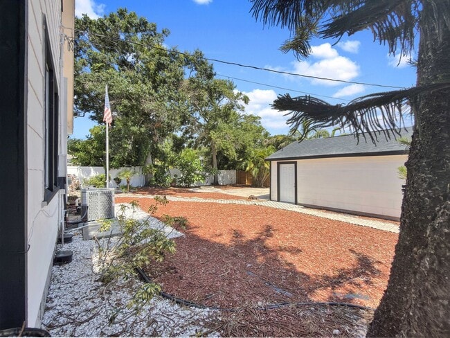 Building Photo - Recently Updated 3/2 with Pool and 2 Car Garage