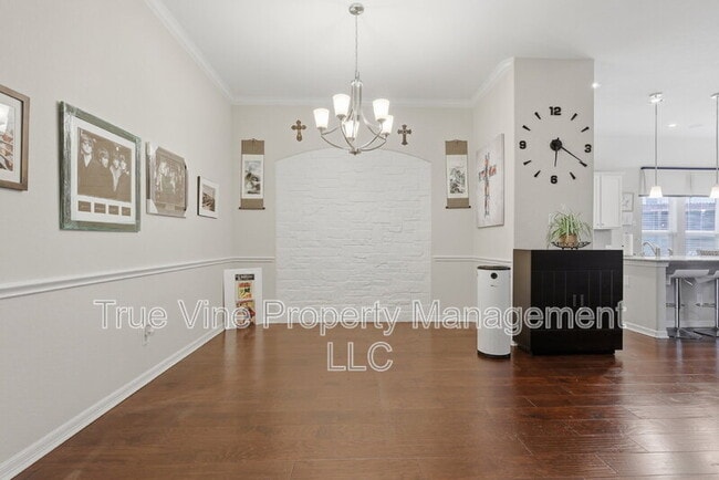 Building Photo - 4727 La Santa Rd