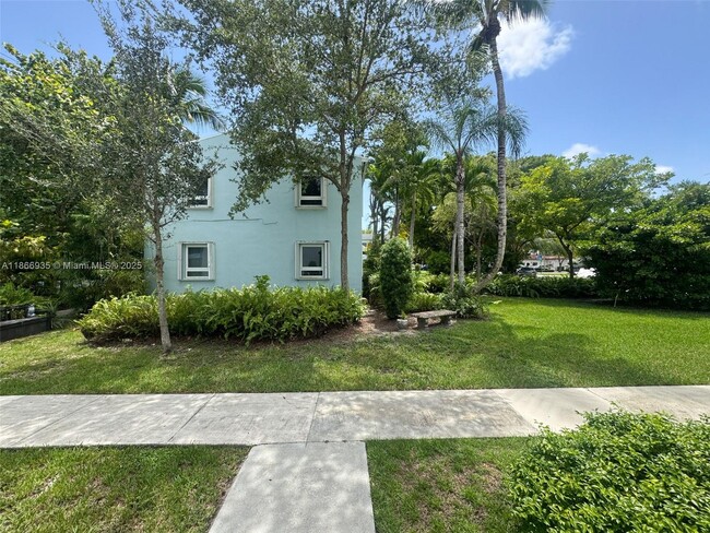 Building Photo - 7635 SW 57th Ave