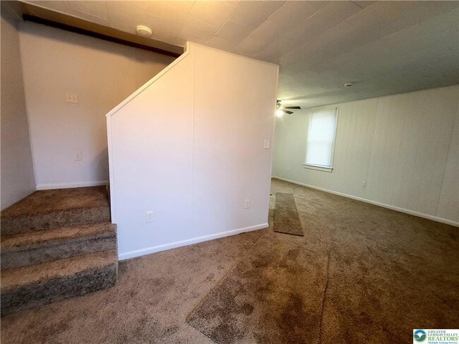 Building Photo - 817 Seneca St