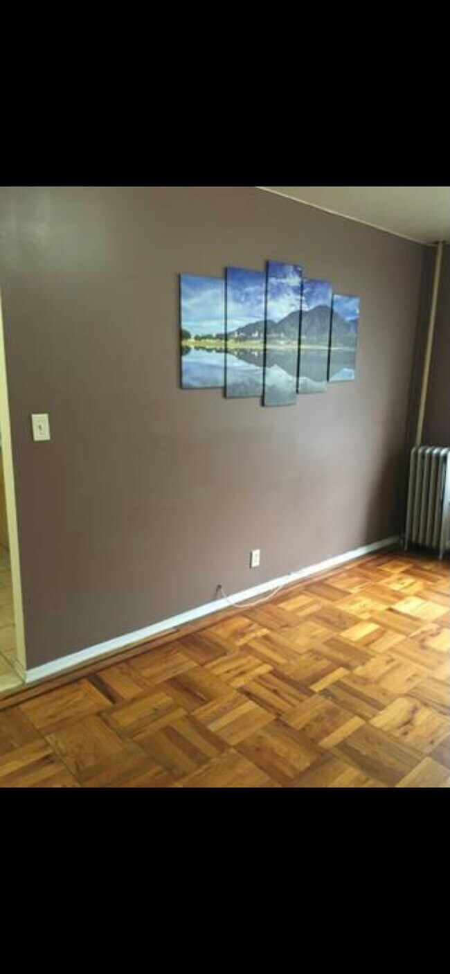 Building Photo - 1416 70th St