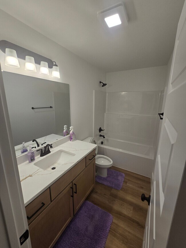 Building Photo - 2631 Elstar Ct