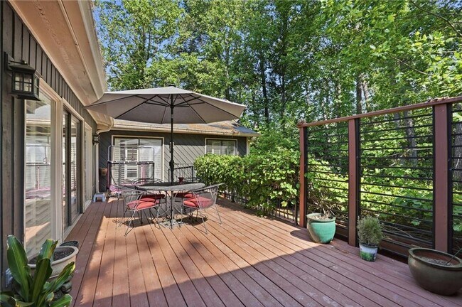 Building Photo - 1180 St Andrews Cir