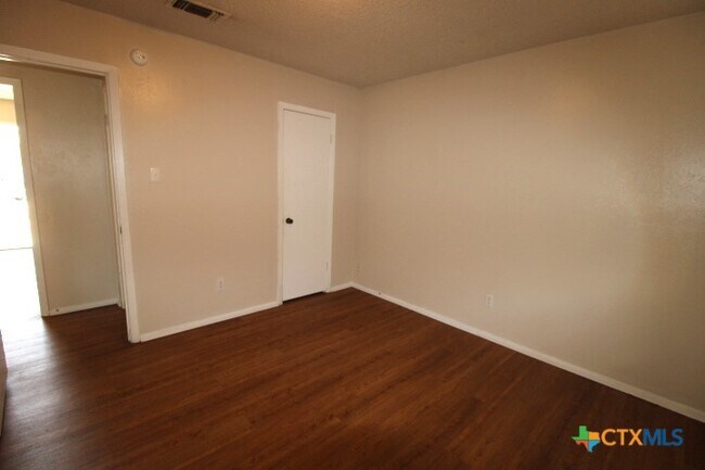 Building Photo - 603 Westview Cir