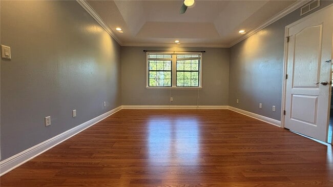 Building Photo - 2101 Good Homes Rd