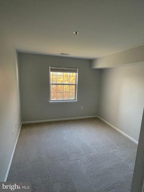 Building Photo - 8375 Montgomery Run Rd