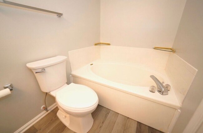 Building Photo - Halethorpe, MD