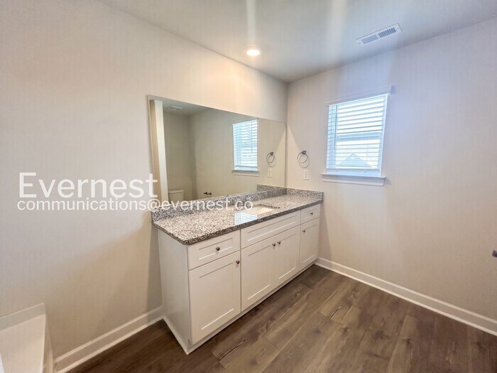 Building Photo - 2340 Valverde Wy