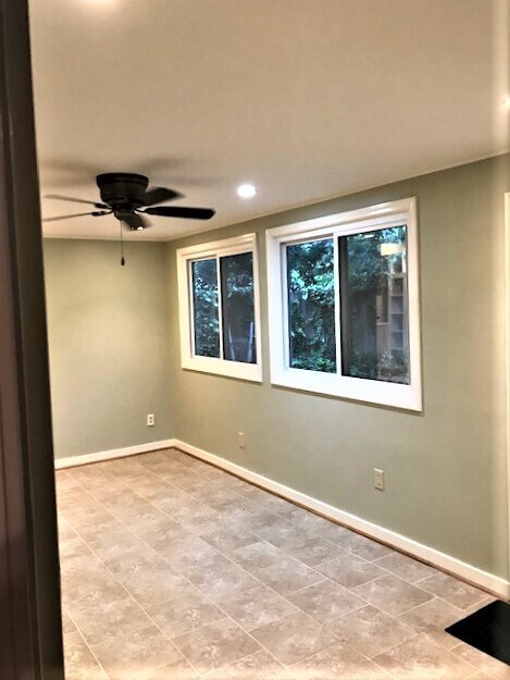 Building Photo - Updated Broadmoor Home!!