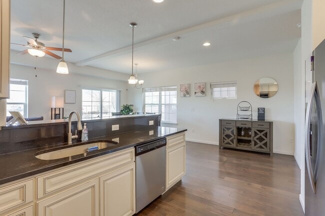 Building Photo - 3 bed 2.5 bath Townhome in Northwest Denver