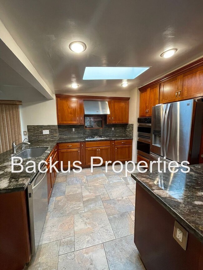 Building Photo - Wonderful home in North Salinas Four bedroom with pool