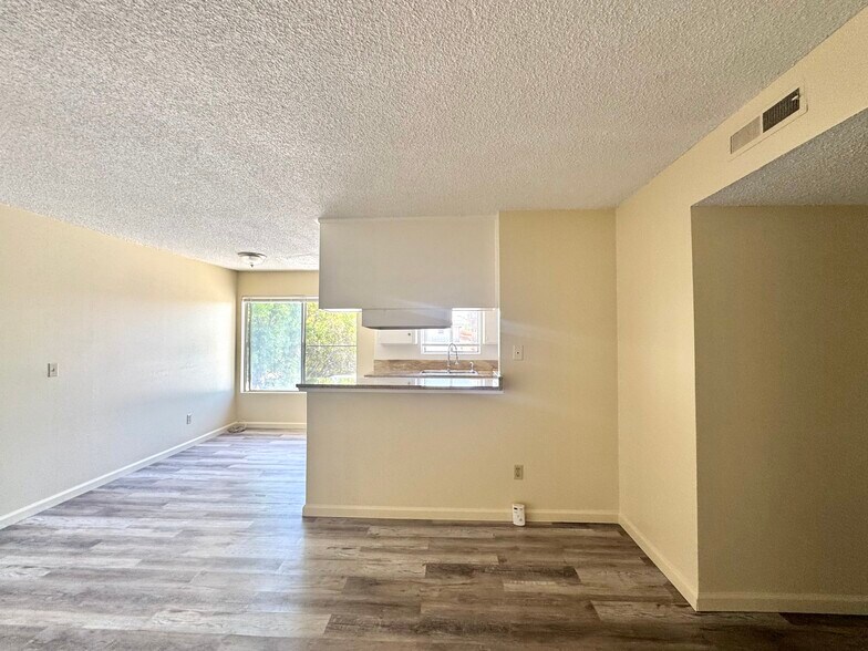 Building Photo - 7134 Westview Pl