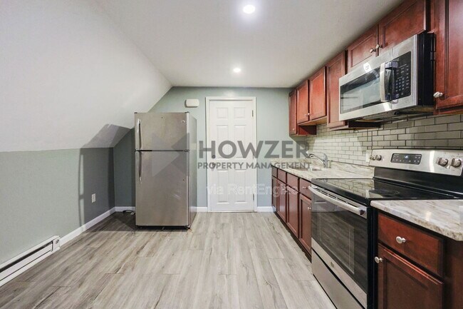 Building Photo - 4 E Broadway