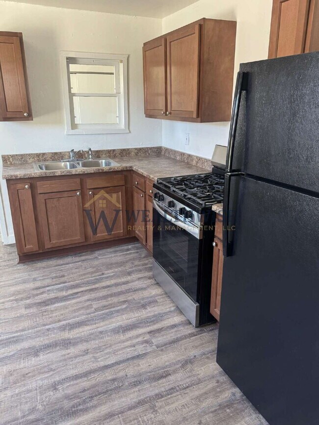 Building Photo - Freshly Remodeled 2 Bedroom 1 Bath Home for Rent 19 W Michigan Dr Unit A,Tucson, AZ 85714 $950 / ...