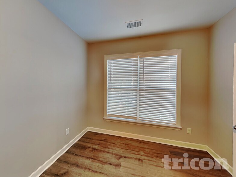 Building Photo - 1716 Great Rd