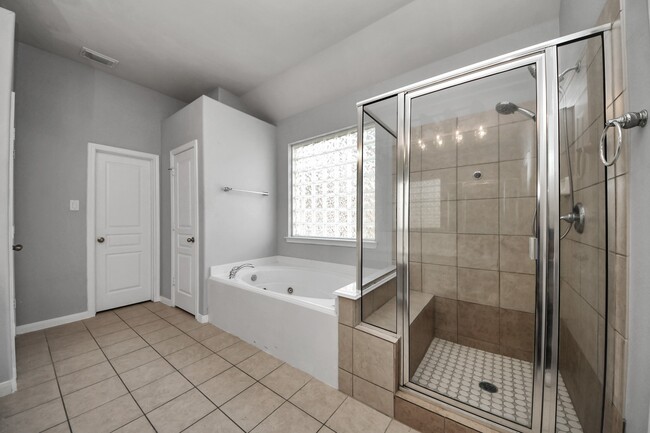 Building Photo - 18330 Enchanted Rock Trail