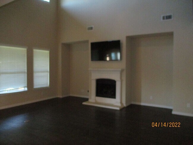 Building Photo - 2505 Mesa Glen Dr