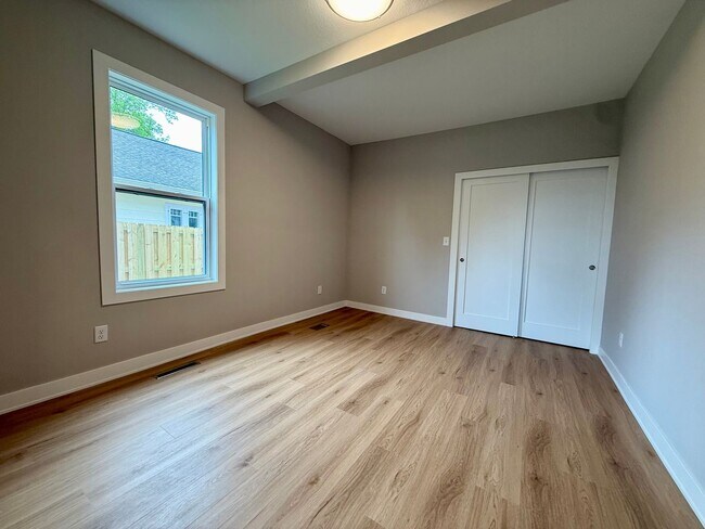 Building Photo - Stunning 3BR/3BA Orono Home Available 8/15. Walk to Lake Minnetonka!