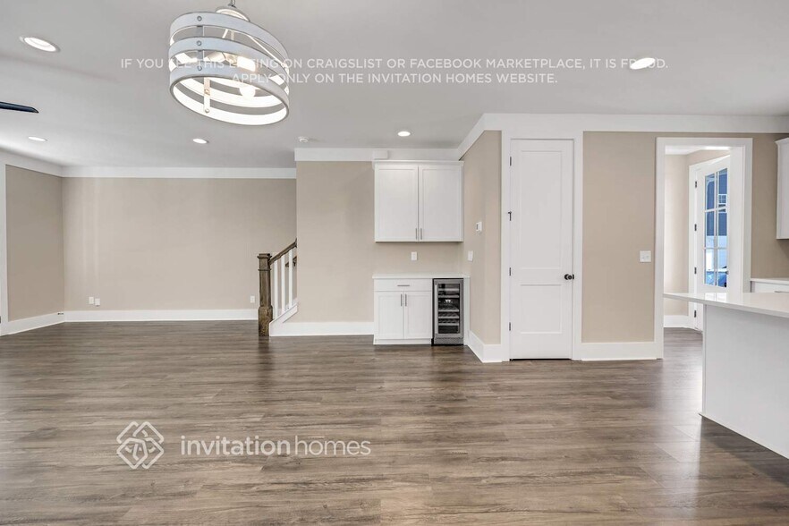 Building Photo - 267 Founders Ln