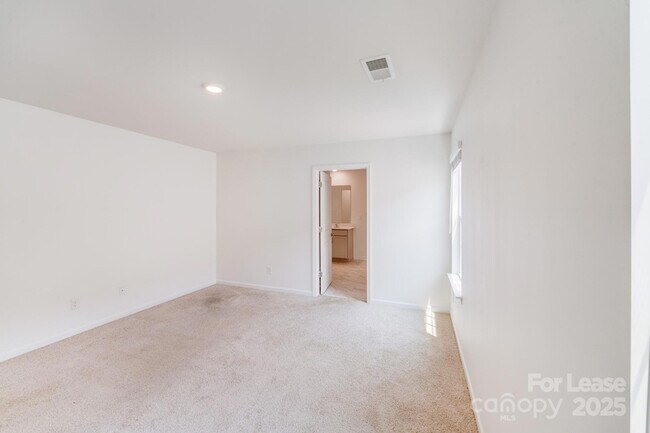 Building Photo - 3255 Winesap Dr