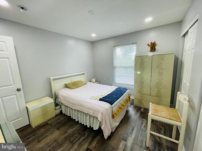 Building Photo - 728 Slate Hill Dr