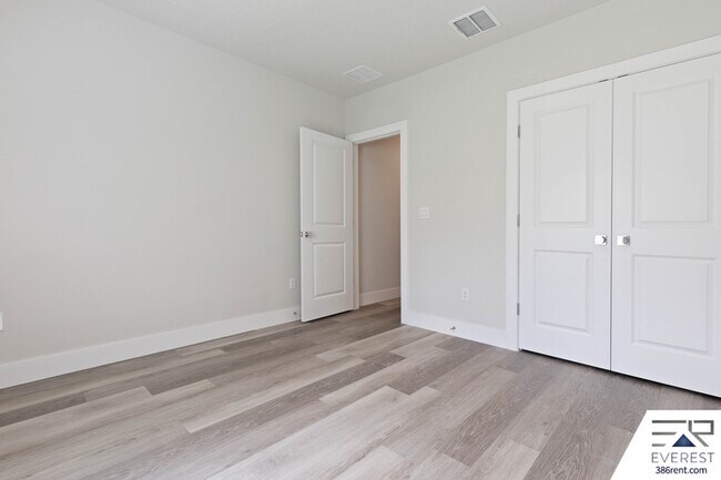 Building Photo - 51 Woodside Dr
