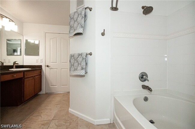 Building Photo - 12980 Positano Cir