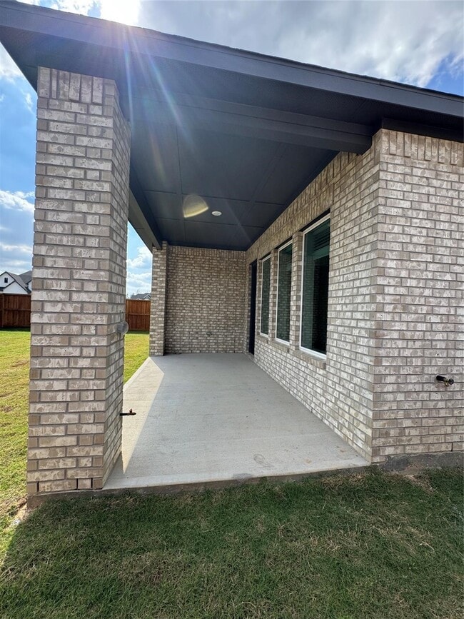 Building Photo - 7129 Carriage Lgt Dr