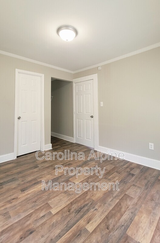Building Photo - 105 Bingo Ln