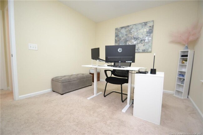 Building Photo - 3115 Manhasset Ln