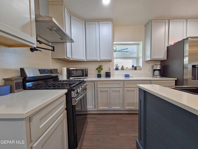 Building Photo - 7321 Cuba Dr