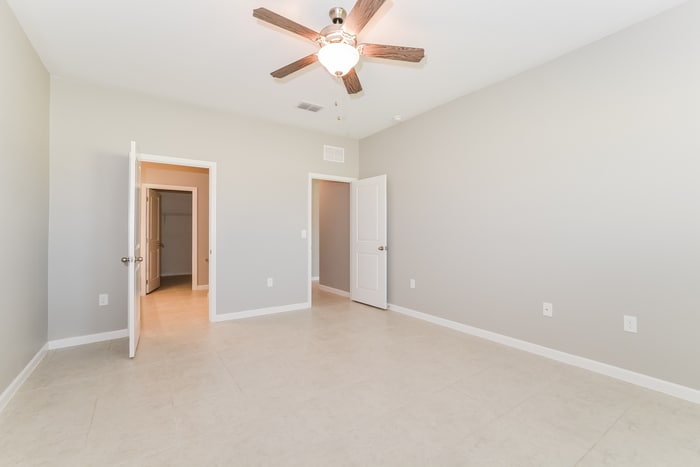 Building Photo - 325 Kenilworth Dr