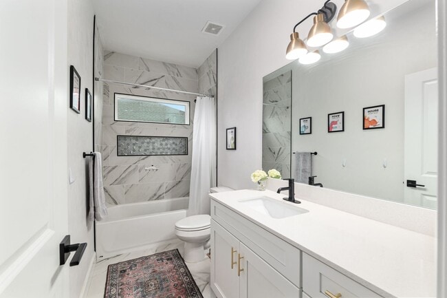 Building Photo - 4 BED 2 BATH in GRAND OAKS