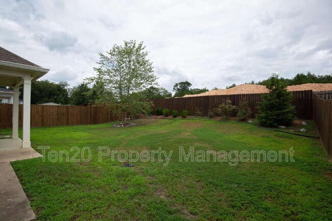 Building Photo - 7 Vineyard Dr