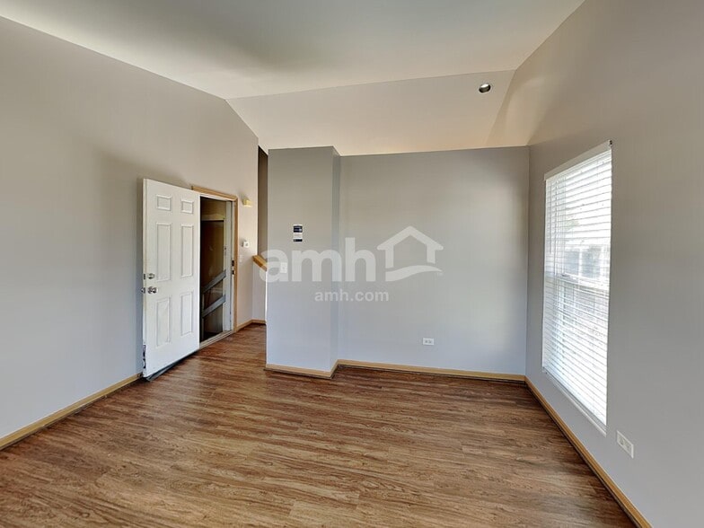 Building Photo - 1012 Mission Blvd