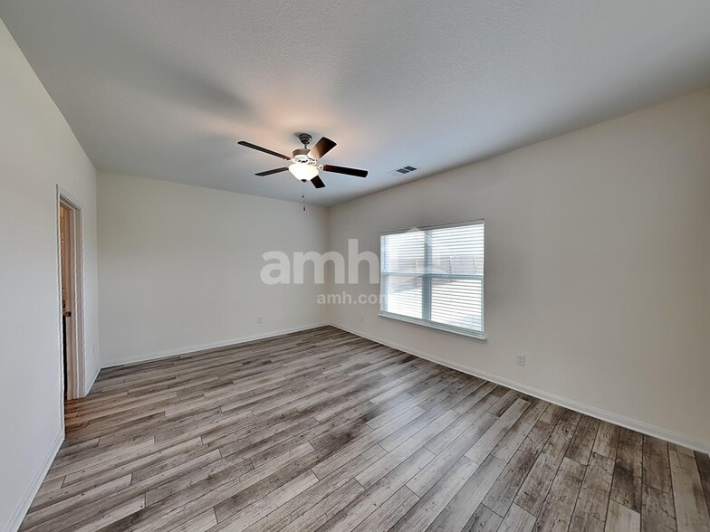 Building Photo - 1036 Violet Ln