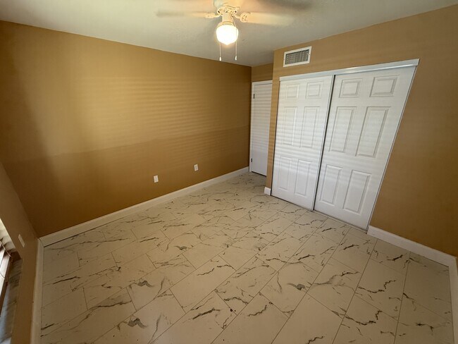 Building Photo - 21280 Brinson Ave