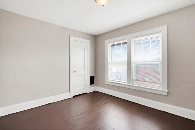 Building Photo - 2709-2711-2711 Sullivant Ave