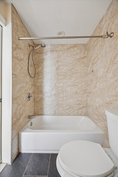 Building Photo - 861 N 20th St