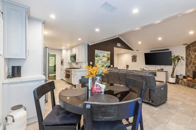 Building Photo - 4816 Indianola Way