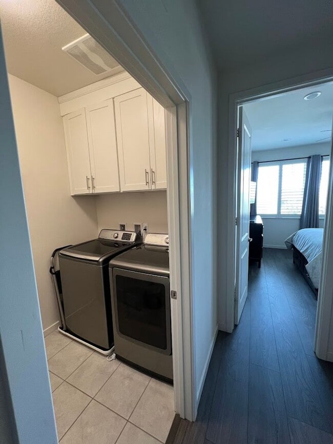 Building Photo - Rooms for Rent in Irvine's Great Park